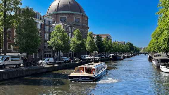 75-minutes canal cruise highlights of Amsterdam
