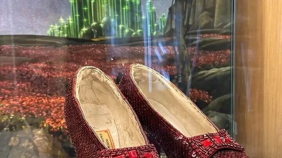 Wizard of OZ Museum tour