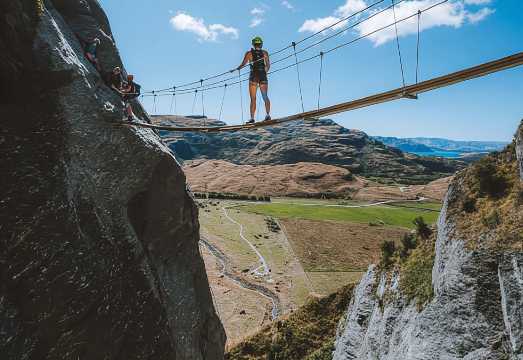Wanaka: 4-Hour Intermediate Waterfall Cable Climb