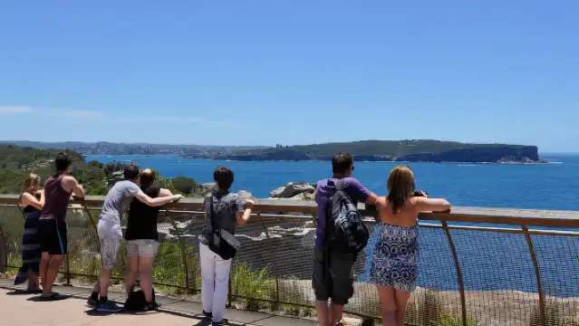 Sydney: City Highlights Guided Bus Tour