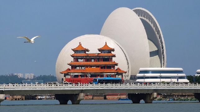 乘車遊覽港珠澳大橋+珠海標誌景點+圓明新園一日遊|私家團上門接送