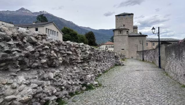包車暢遊白朗峰+費尼斯城堡+奧斯塔古城+庫馬約爾