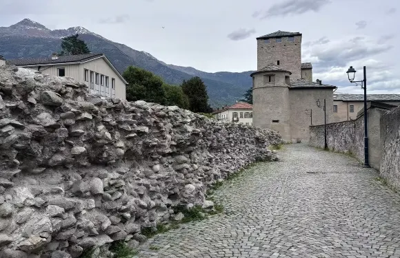 包車暢遊白朗峰+費尼斯城堡+奧斯塔古城+庫馬約爾