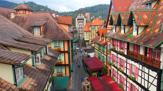 Batu Caves, Colmar Bukit Tinggi and Japanese Village Day Tour from Kuala Lumpur