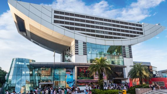 Tur Warisan Budaya Hong Kong Centennial dengan Perjalanan Pulang Pergi dari kereta gantung Victoria Peak ke perjalanan satu hari ke Madame Tussauds