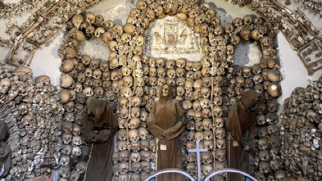 Viaje organizado VIP a las Catacumbas de Roma y las Criptas de los Capuchinos con traslados