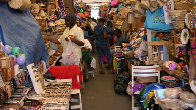 Dilly Dally Walking Tour of Nassau Attractions