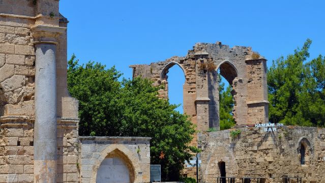 從普羅塔拉斯和聖納帕出發的鬼城法馬古斯塔迷你巴士之旅
