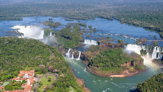 ทริปส่วนตัววันเดียว: ชมทั้งสองฝั่งของน้ำตกอีกวาซู