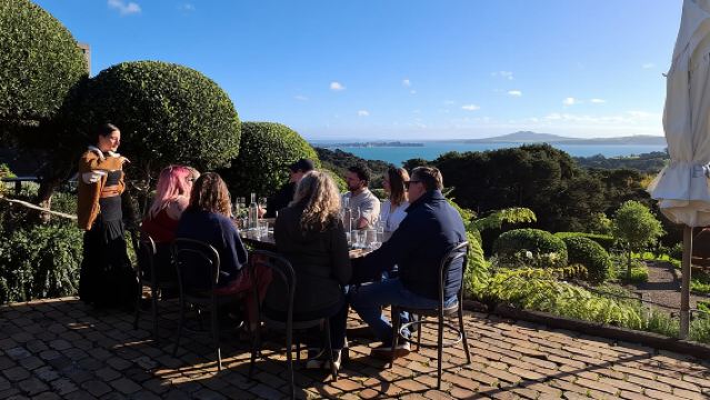 특별한 부티크 체험: 와이헤케 베스트 와이너리 셀러 투어 (최대 11명)