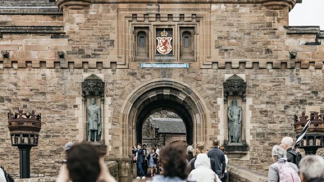 ประสบการณ์เจาะลึก 120 นาทีที่ปราสาทเอดินเบิร์กพร้อมไกด์ผู้เชี่ยวชาญ