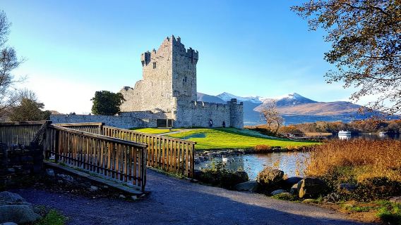 Killarney: Recorrido en coche de lujo y crucero por el lago