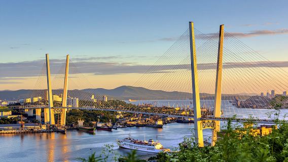 Mys Tobizina + Glass beach + Zolotoy Rog + Lenin's Square day tour