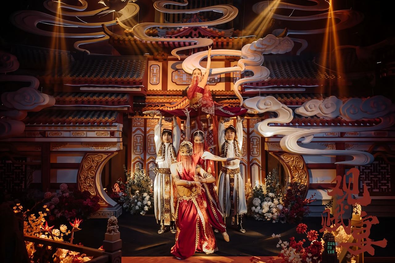 Qingdao Imperial Banquet • Immersive Tang Dynasty Palace Feast (Experience the grandeur of Tang Dynasty etiquette + savor imperial delicacies + optional Hanfu dress-up experience + audio-visual extravaganza)