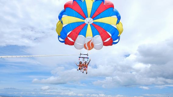 15-Minute Parasailing Experience at Alona Beach, Panglao Island, Philippines|Single ticket|Ticket for 2 People
