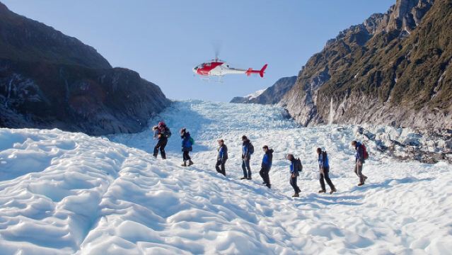 ニュージーランド南島フォックス氷河ヘリコプター+氷河ハイキング【フォックス発・専門装備提供・少人数ツアー】