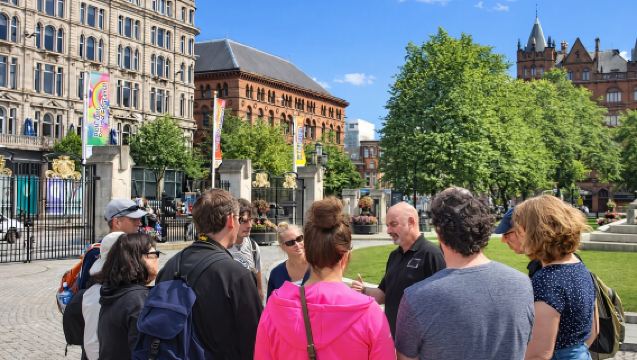 Belfast: Best of Belfast History, Culture & Art Walking Tour