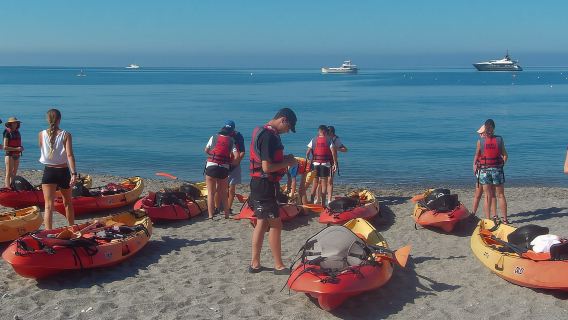 จากมาลากา: ทัวร์พายเรือคายัคนำเที่ยว Cliffs of Maro-Cerro Gordo