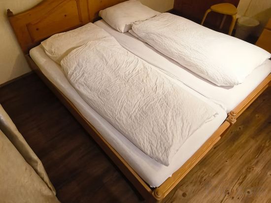 Interlaken Linda Inn Lodge Room Type - Double Room with Private Bathroom (No Lift to the Third Floor)