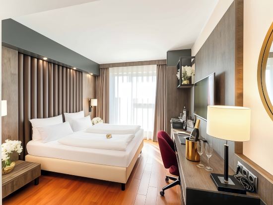 PLAZA Premium Karlsruhe Room Type - Economy Double Room