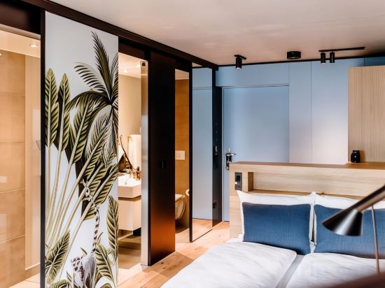 THE FLAG West M. Room Type - Business Double Room