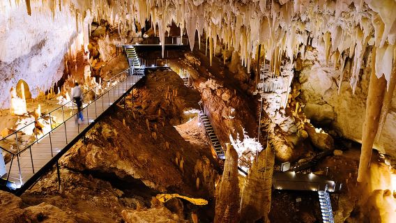 Jewel Cave Fully-guided Tour (Located in Western Australia)