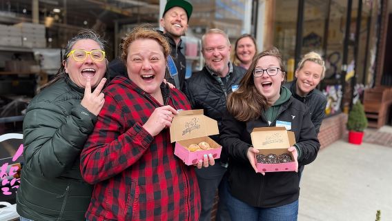 Portland Walking Food Tour – Warm Donuts, History & Hidden Gems