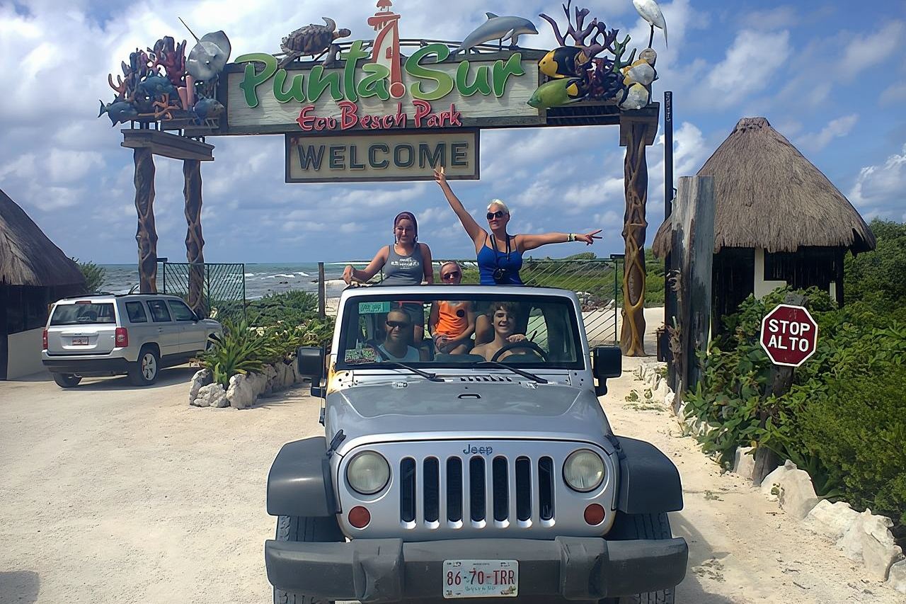 Escursione privata in jeep a Cozumel con pranzo e snorkeling
