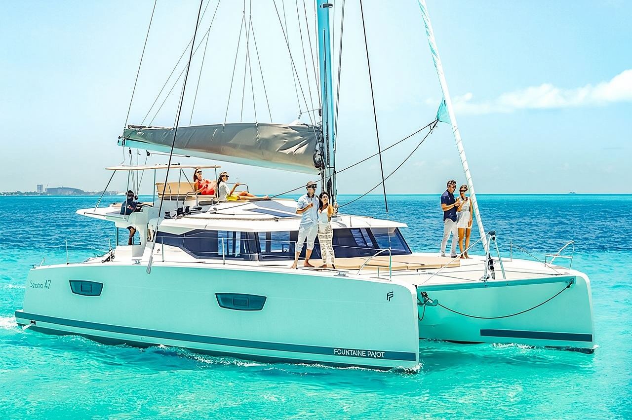 Full Experience Isla Mujeres: Food aboard + Premium drinks + Snorkel + Free time