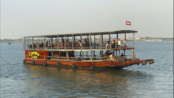 Sonnenuntergangs- und Abenddinner-Kreuzfahrt mit kostenlosem Abholservice (einfache Fahrt)