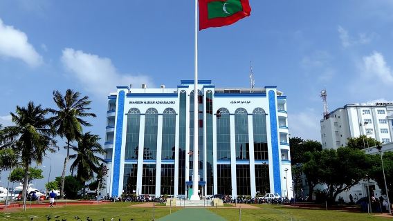 Private Male City Walking Tour with optional Vilimale tour