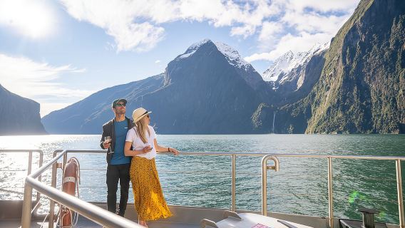Excursión de día completo a Milford Sound desde Te Anau con crucero
