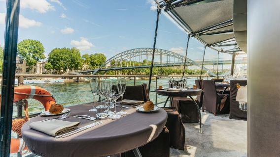 Paris: 2-stündige Mittagskreuzfahrt auf der Seine mit 3-Gänge-Menü