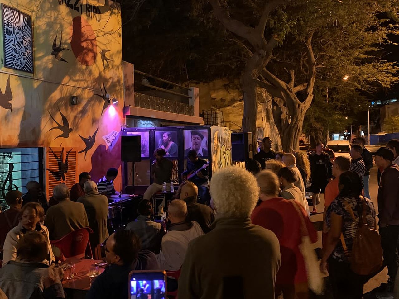 Mindelo Cultural: city tour "Mindelo by Night"