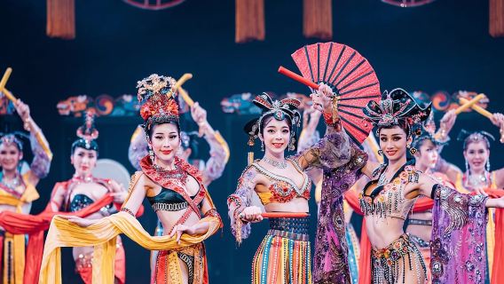 Phuket: Entrada VIP para el espectáculo de cabaret Simon