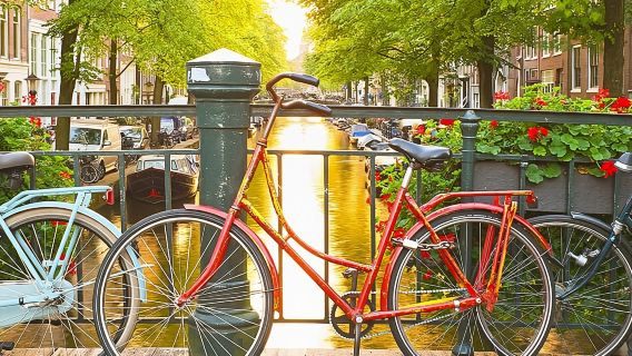 Tour guidato a piedi del centro di Amsterdam, massimo 12 persone