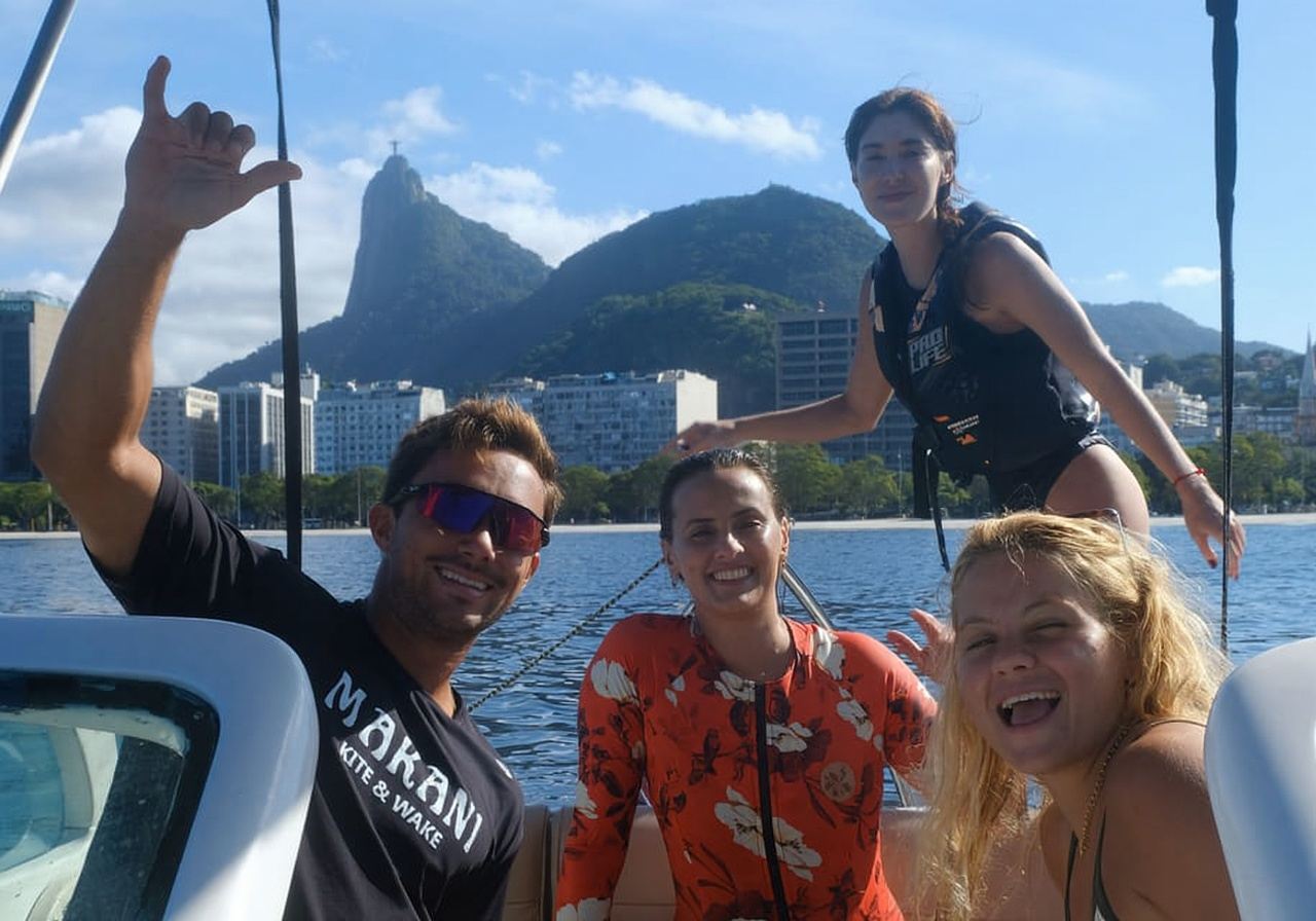 Urca/Rio de Janeiro: Bootstour mit Wakeboard-Unterricht