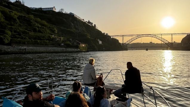 Porto: Tramonto o Giornata, Incantevole Yacht, bevande di benvenuto & snack
