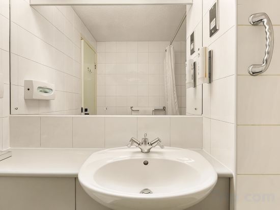 Ramada by Wyndham South Mimms M25 - Tap to explore photos