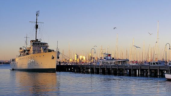 Melbourne City and Williamstown Ferry Cruise