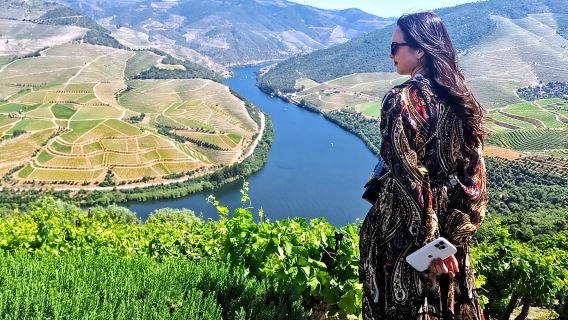 Douro Valley-Expert Guide-Boat-Lunch-Tastings Premium Service