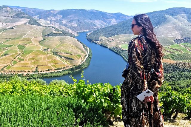 Douro Valley-Expert Guide-Boat-Lunch-Tastings Premium Service