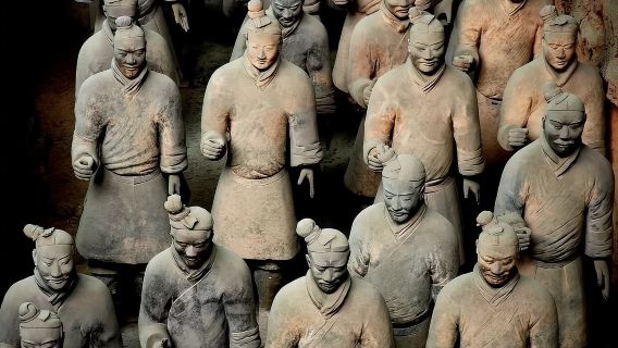perjalanan satu hari Museum Xi'an Qin Shi Huangdi (Prajurit Terakota) dan Istana Huaqing [Penjemputan di Xi'an Tersedia]
