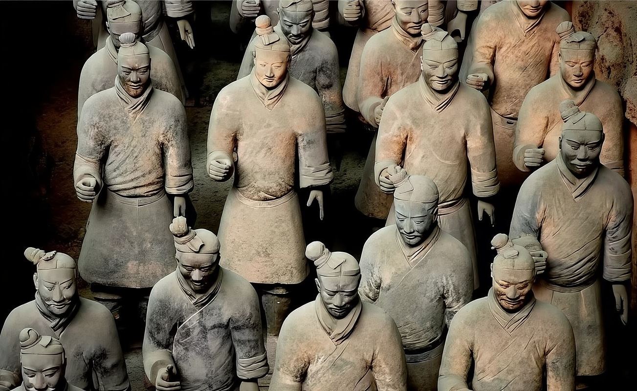 1-day tour to Emperor Qinshihuang's Mausoleum Site Museum + Huaqing Palace in Xi'an, with pickup and drop-off available in Xi'an