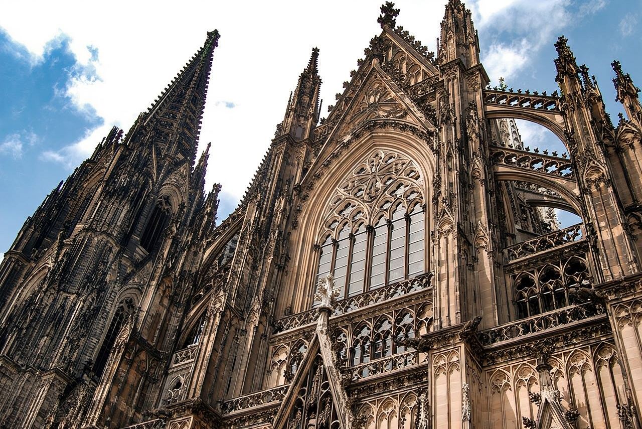 Excursión de un día en servicio de coche privado con conductor: Catedral de Colonia + Puente Hohenzollern + Museo Ludwig + Ayuntamiento de Colonia