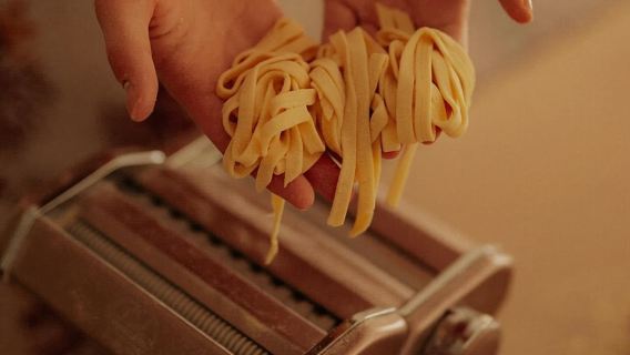 Cooking class with Pasta, mozzarella and Tiramisu with wine