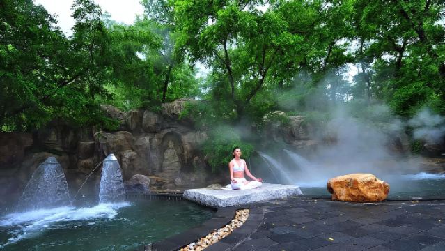 Kolam Air Panas Longyou Chibi + Gunung Gexian (termasuk tiket masuk)