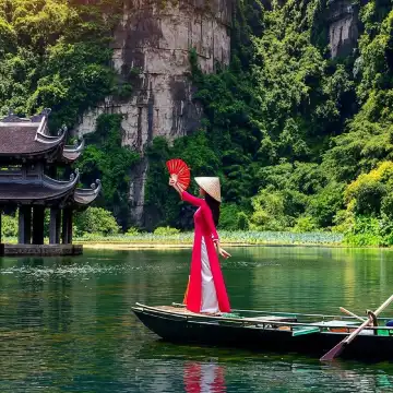 one-day tour of Lulong Bay in Ninh Binh from Hanoi [Hoa Lu Ancient Capital  + Trang An Cruise / Tam Coc Cruise + Buffet] | Trip.com