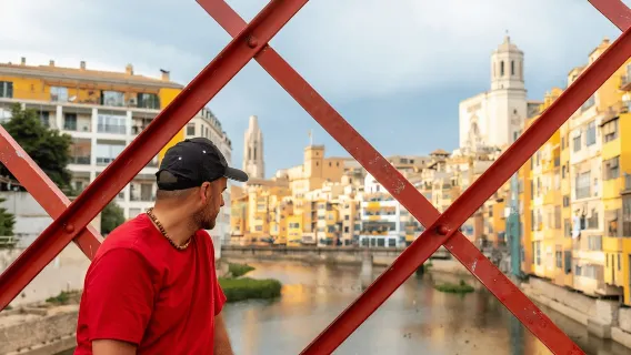 Barcelona: Discover Girona, Besalú & Pals on a Guided Tour