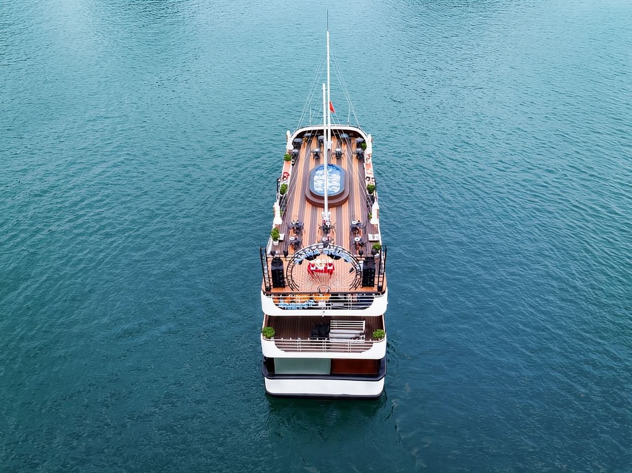 Ha Long & Bai Tu Long bay cruise wt Kayakking & buffet lunch